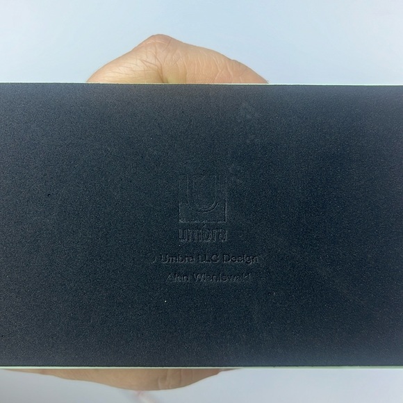 Umbra Buddy Napkin Holder S127-37 - Picture 3 of 5